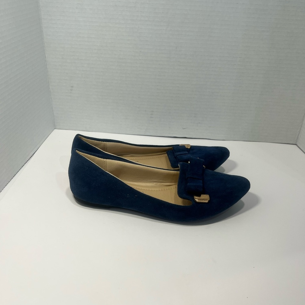Chic Navy Women's Flats with Bow Detail